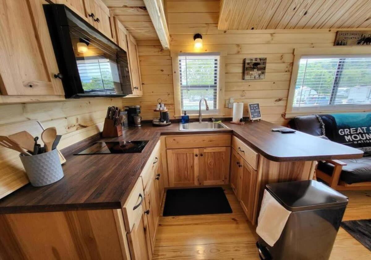 Picturesque Family With Loft In Tennessee Holiday home Sevierville