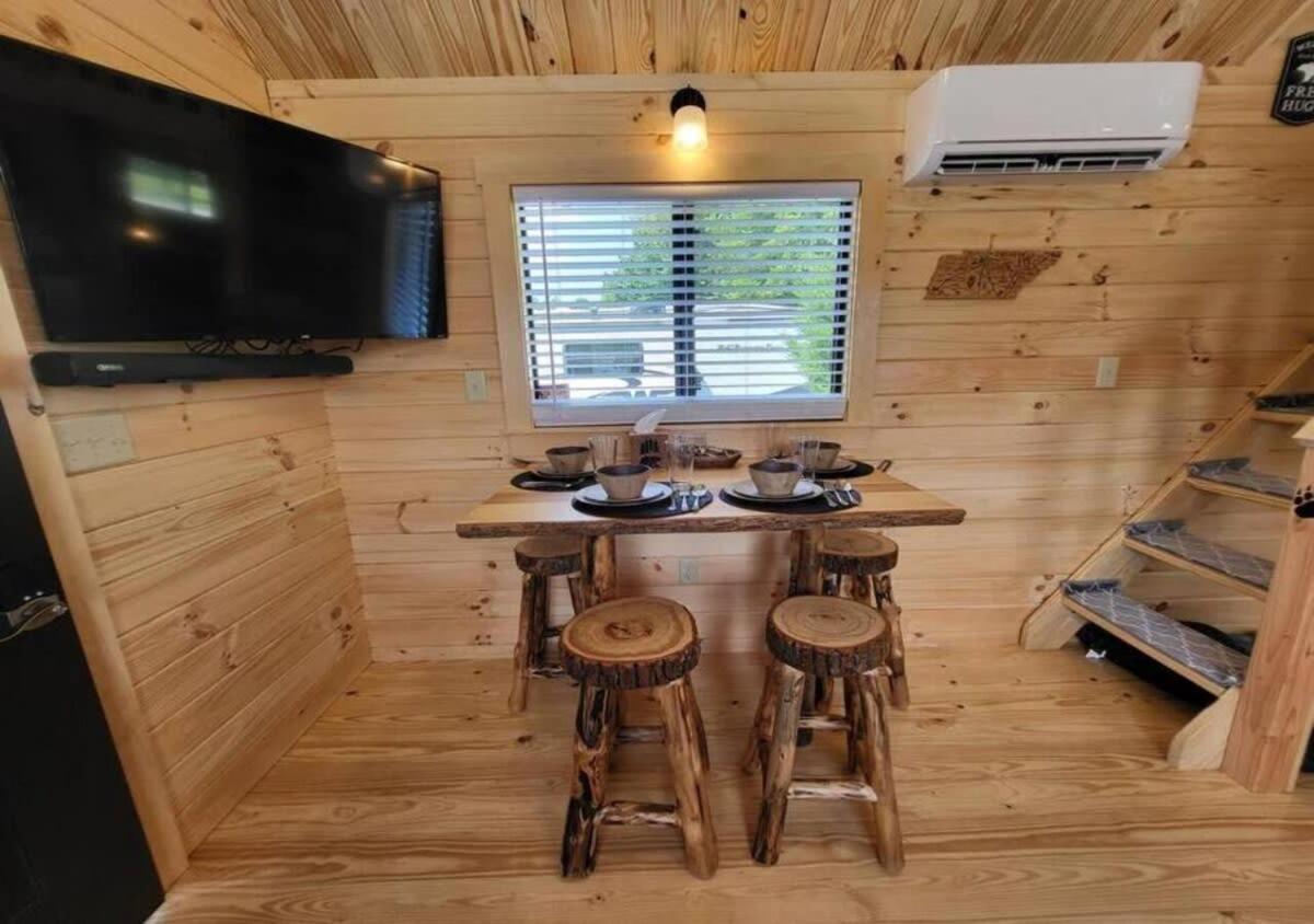 Picturesque Family With Loft In Tennessee Holiday home *