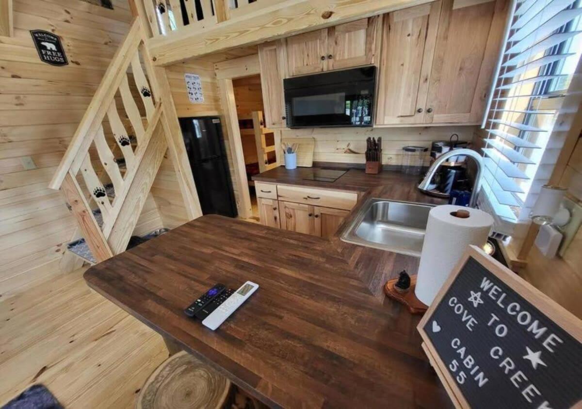 Picturesque Family With Loft In Tennessee Holiday home *